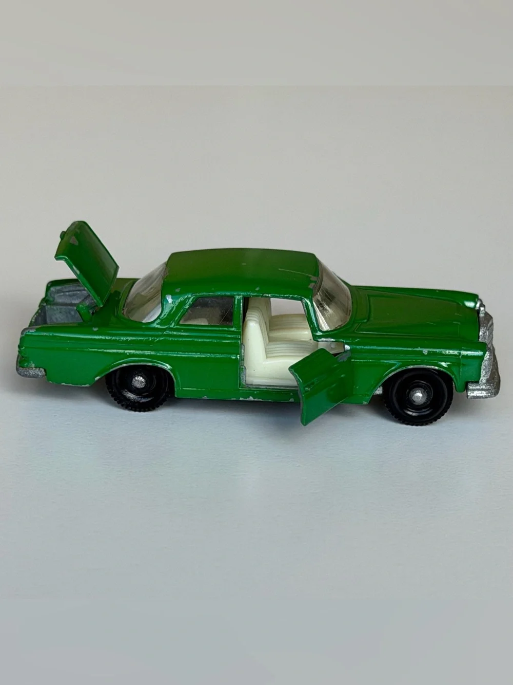 Vintage Matchbox No. 46 Mercedes 300 SE Green Lesney Made in England